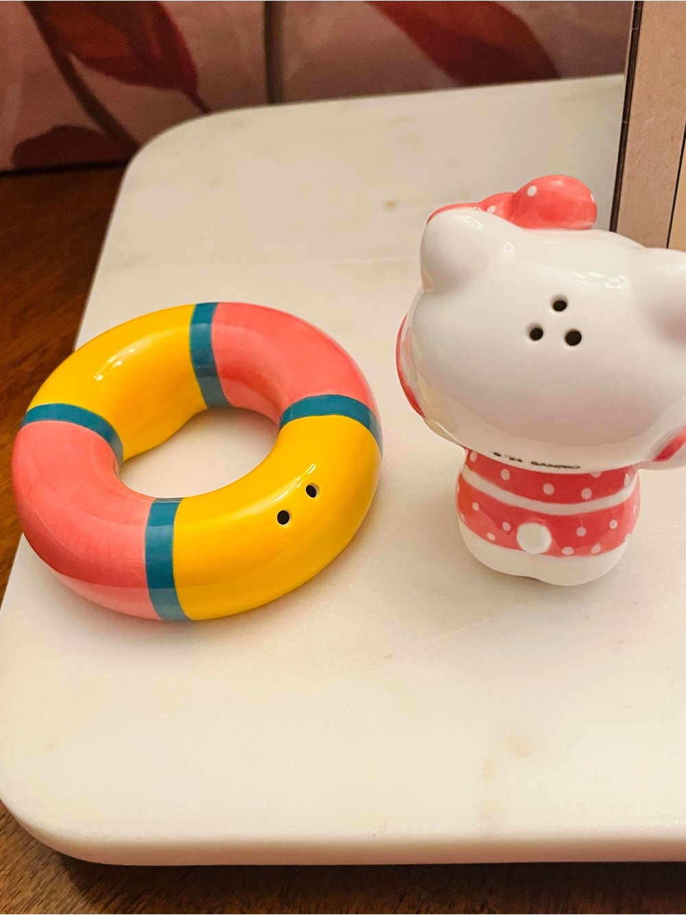 Sanrio Hello Kitty Salt & Pepper Set with Pink Bow and Yellow Float Ring (NWT) - Picture 5 of 10